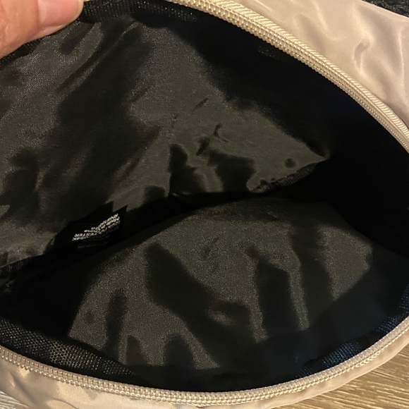 RBX Active NWOT Women's or Men’s Tan Waist or Crossbody Bag 8.5x6x1.5 3 Pockets - Picture 8 of 10